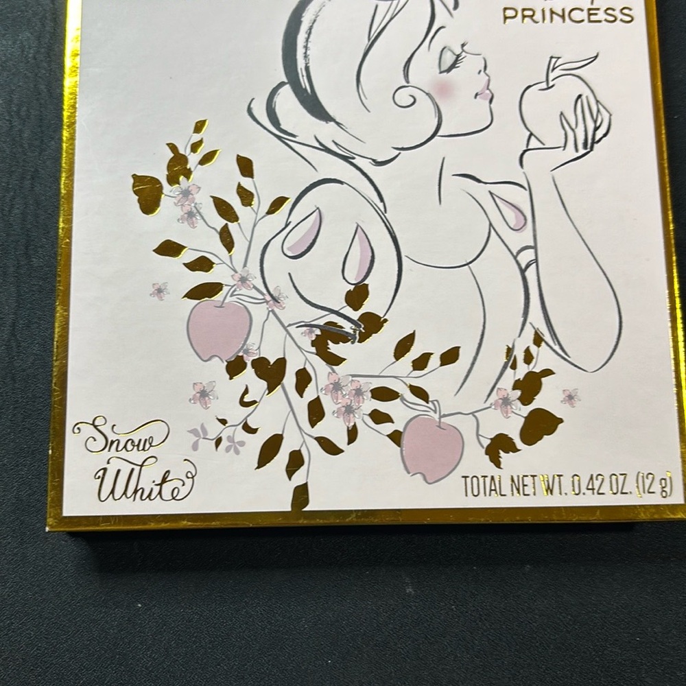 Disney Snow White Bronzer & Contour Palette